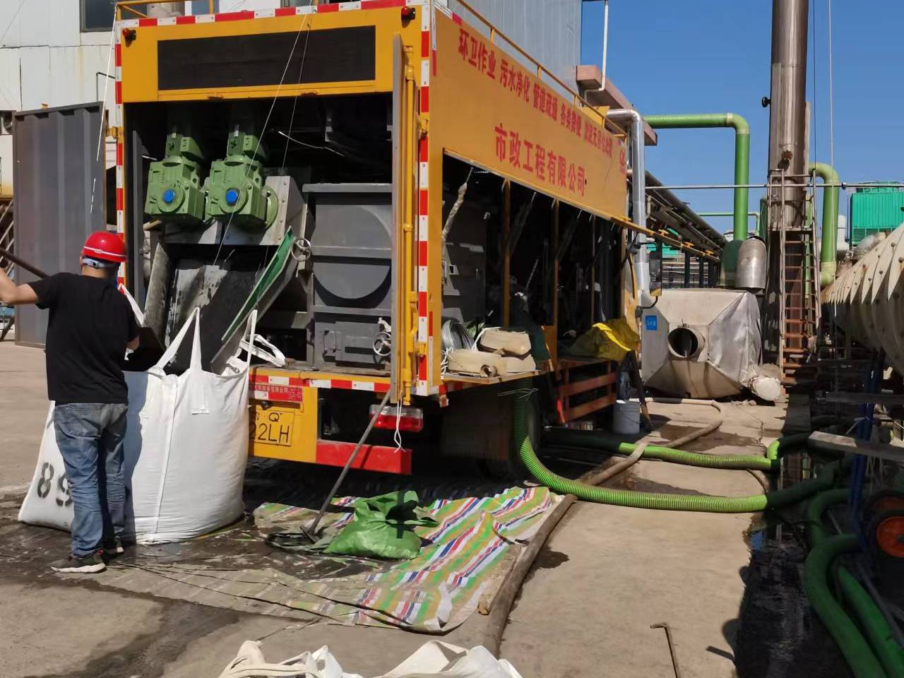 吉利淤泥压干处理